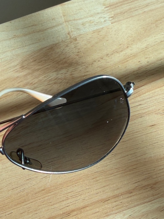 Ray-Ban~Aviator Classic~RB3025~Gunmetal Frame:Grey Gradient Lenses~Size 55-14 main image 4